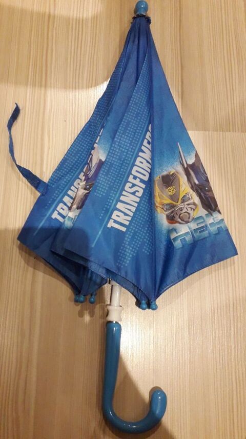 Parapluie transformers pour enfant comme neuf servi 2/3 fois 4 Saint-Menges (08)