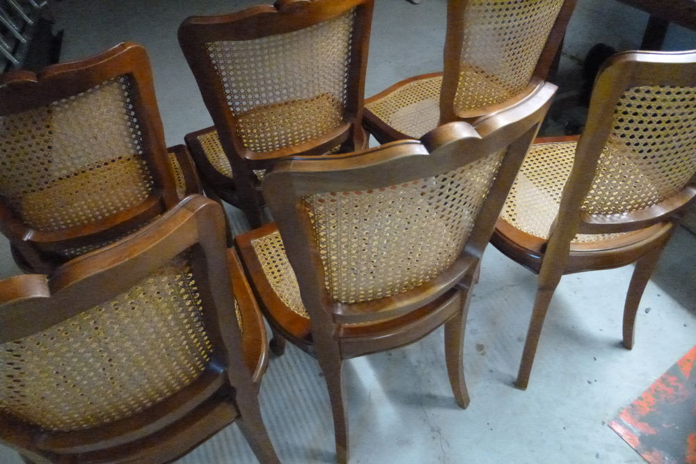 Lot deSix chaises de salle &agrave; manger, six chaises en merisier Meubles