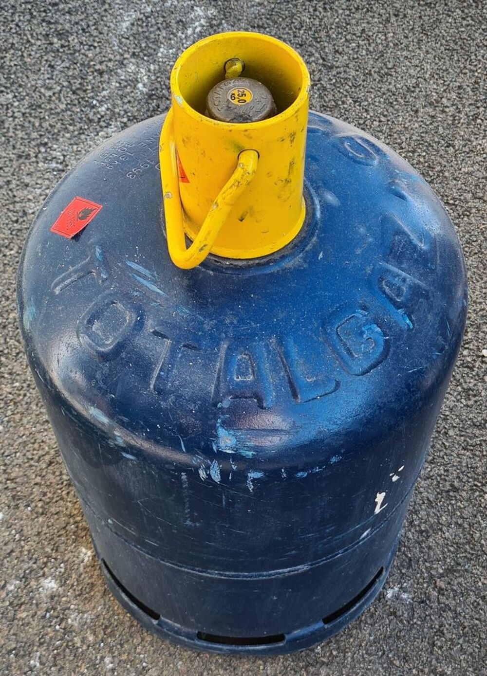 Petite Bouteille De Gaz Bleu Et Jaune Achetez bouteille à gaz occasion, annonce vente à Évans (39) WB170273254