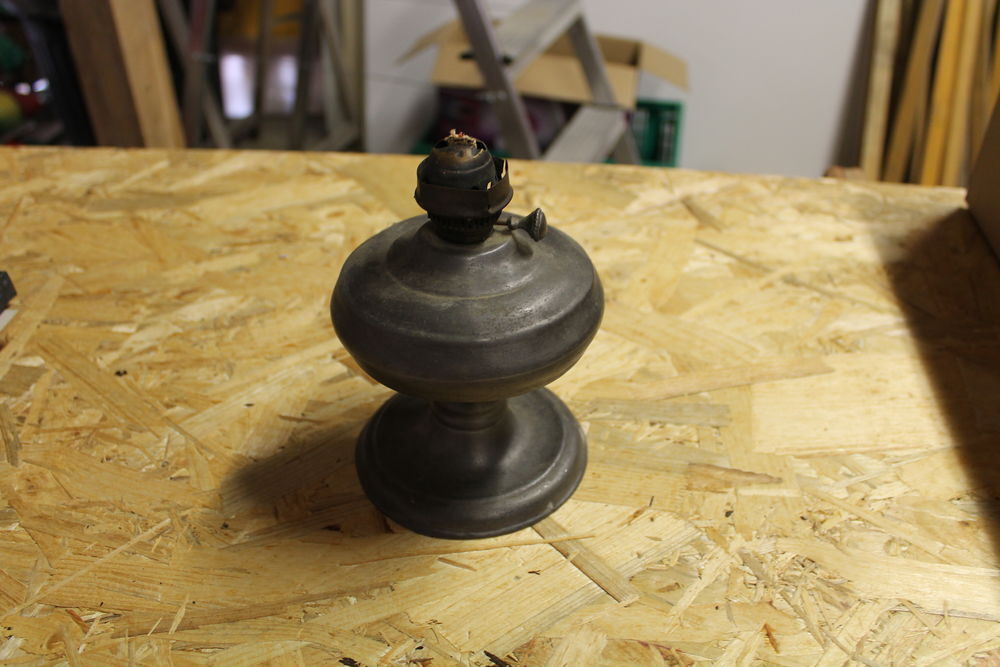 lampe &agrave; p&eacute;trole 