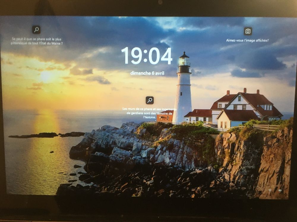 Ordinateur portable LENOVO avec sa tablette avec Windows 11 Matériel informatique