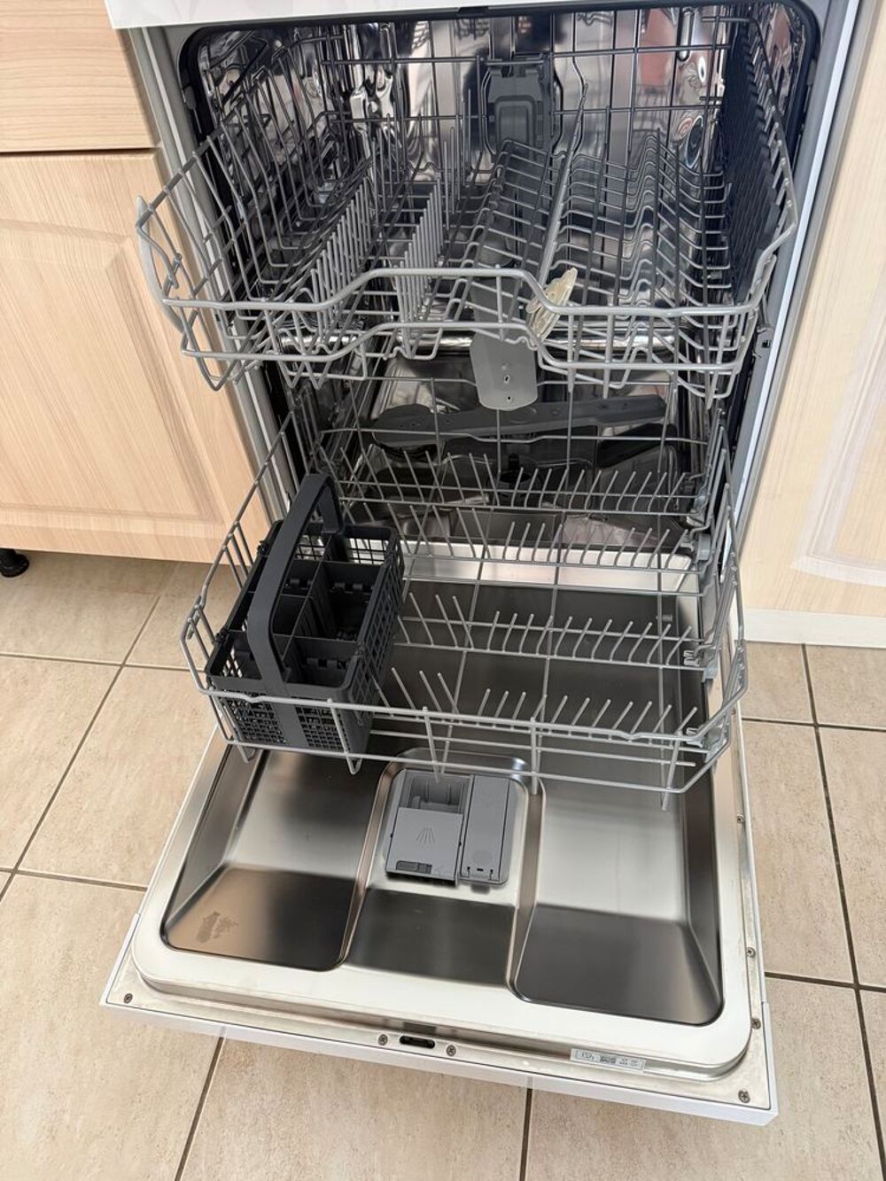 lave-vaisselle Beko 13 couverts sous garantie Electroménager