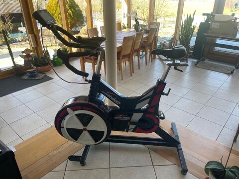 Entra�neur de v�lo � domicile Wattbike Trainer 950 Perros-Guirec (22)