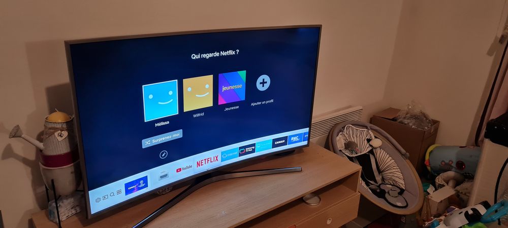 TV SMART SAMSUNG 4K incurv&eacute;e connect&eacute;e 123cm Photos/Video/TV