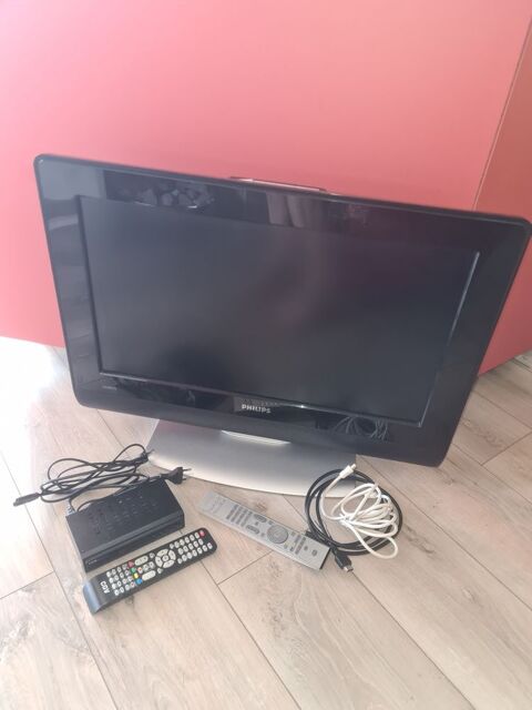 TV PHILIPS 66cm et dcodeur TNT 30 Le Cap D Agde (34)