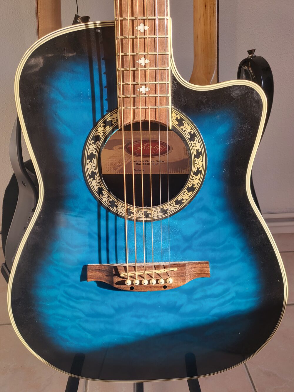 guitare &eacute;lectro acoustique tres bon etat Instruments de musique