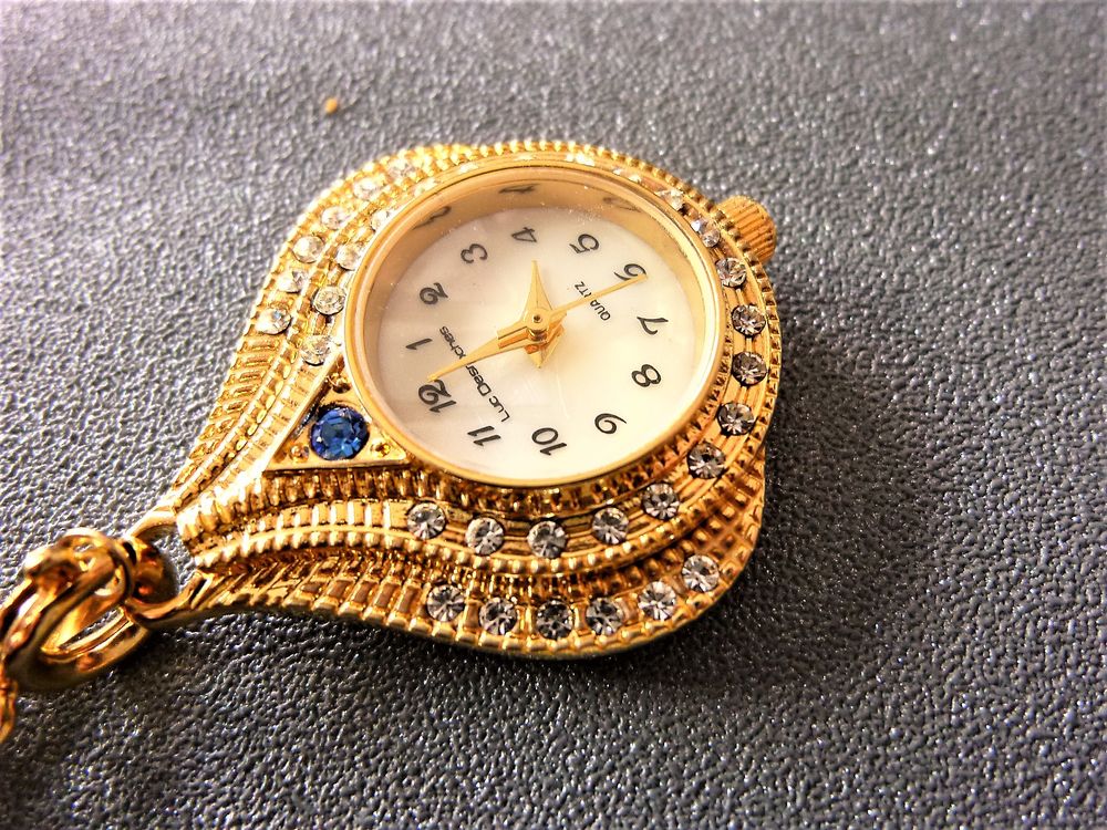 LUC DESROCHES montre pendentif Orientaliste Dame 1980 LDR100 Bijoux et montres
