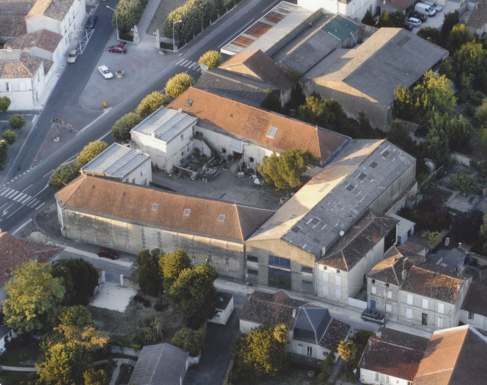Vente Investisseur Ensemble immobilier - centre Saint-Jean-d'Angély Saint-jean-d'angély