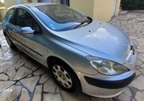 307 1.6i 16V XR Pr&eacute;sence 2002 occasion 66530 Claira