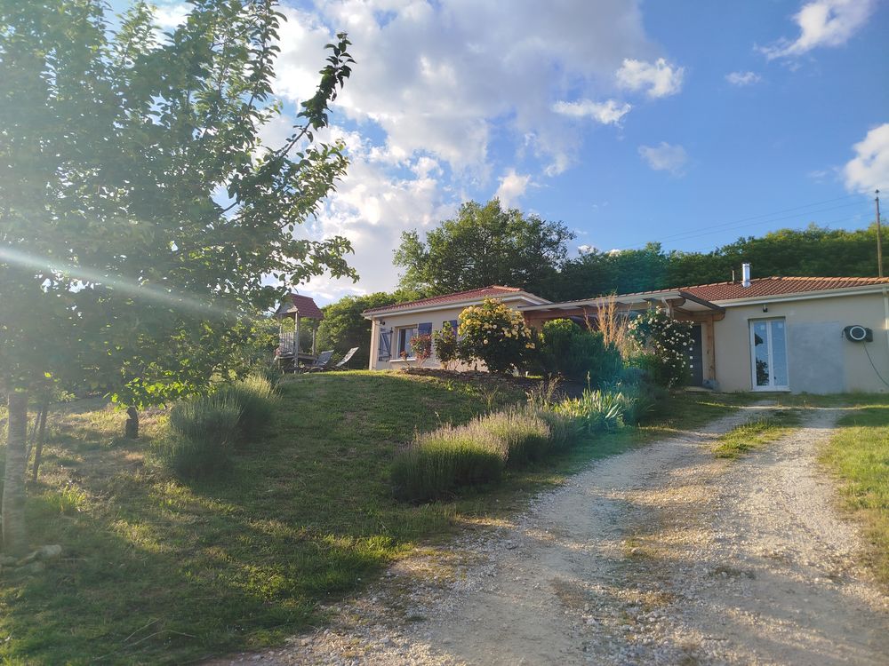 Vente Maison Villa sur 2500m2 de terrain et 7 hectares de prairies Saint-michel-de-villadeix