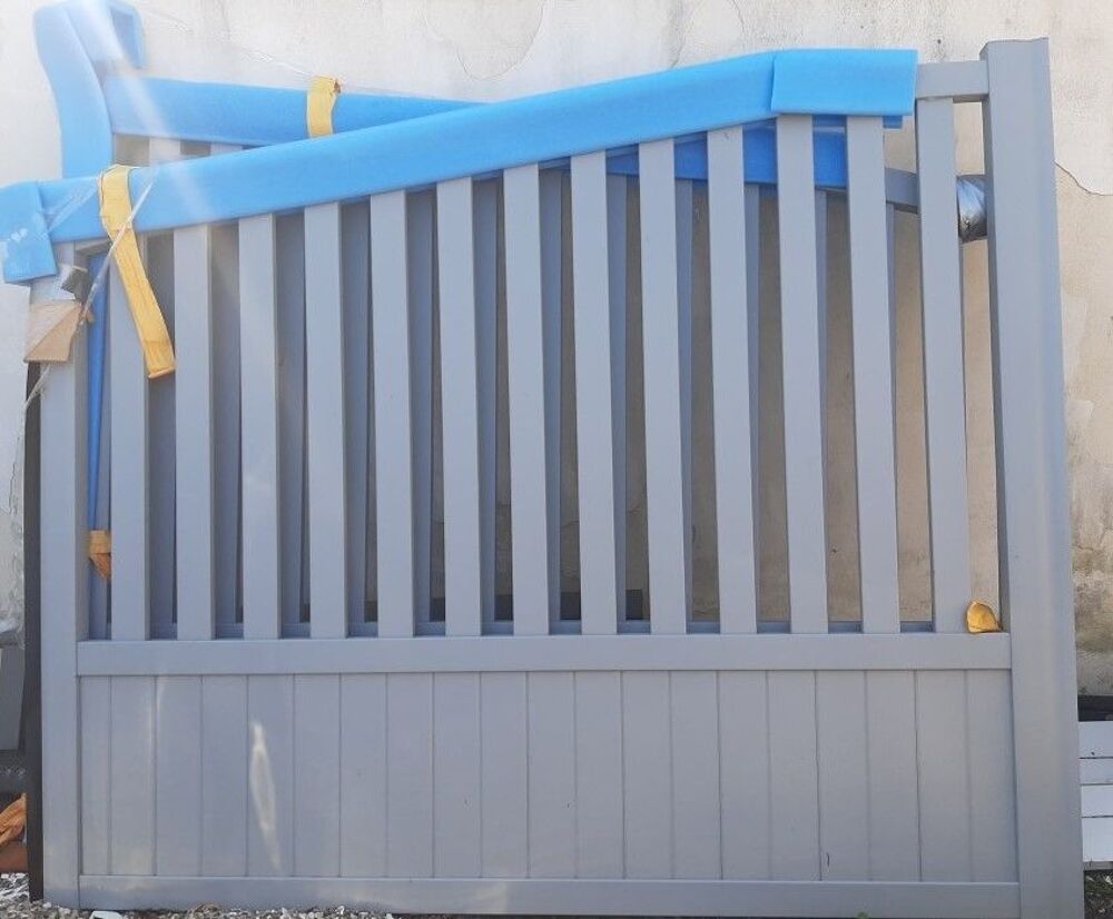 Portail Battant Aluminium 3.50 X 1.70 Chapeau de Gendarme Jardin