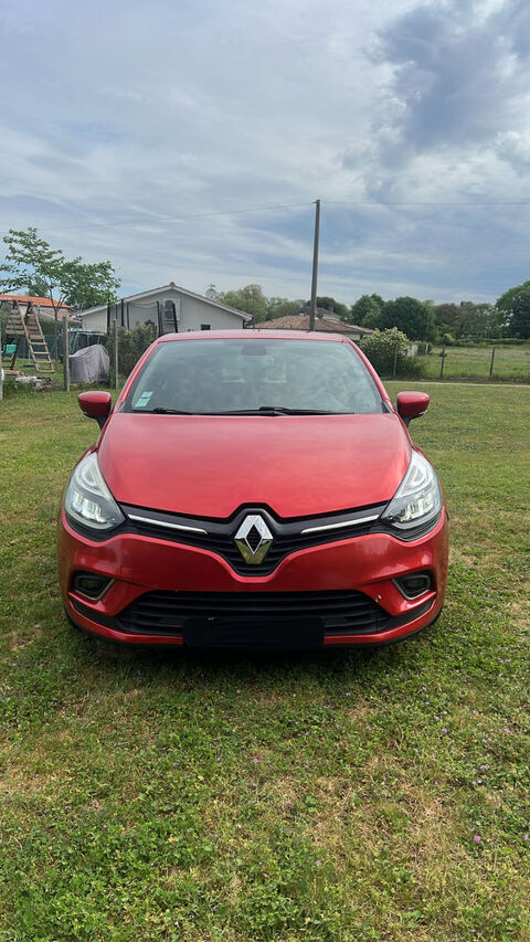 Annonce voiture Renault Clio IV Estate 6890 €