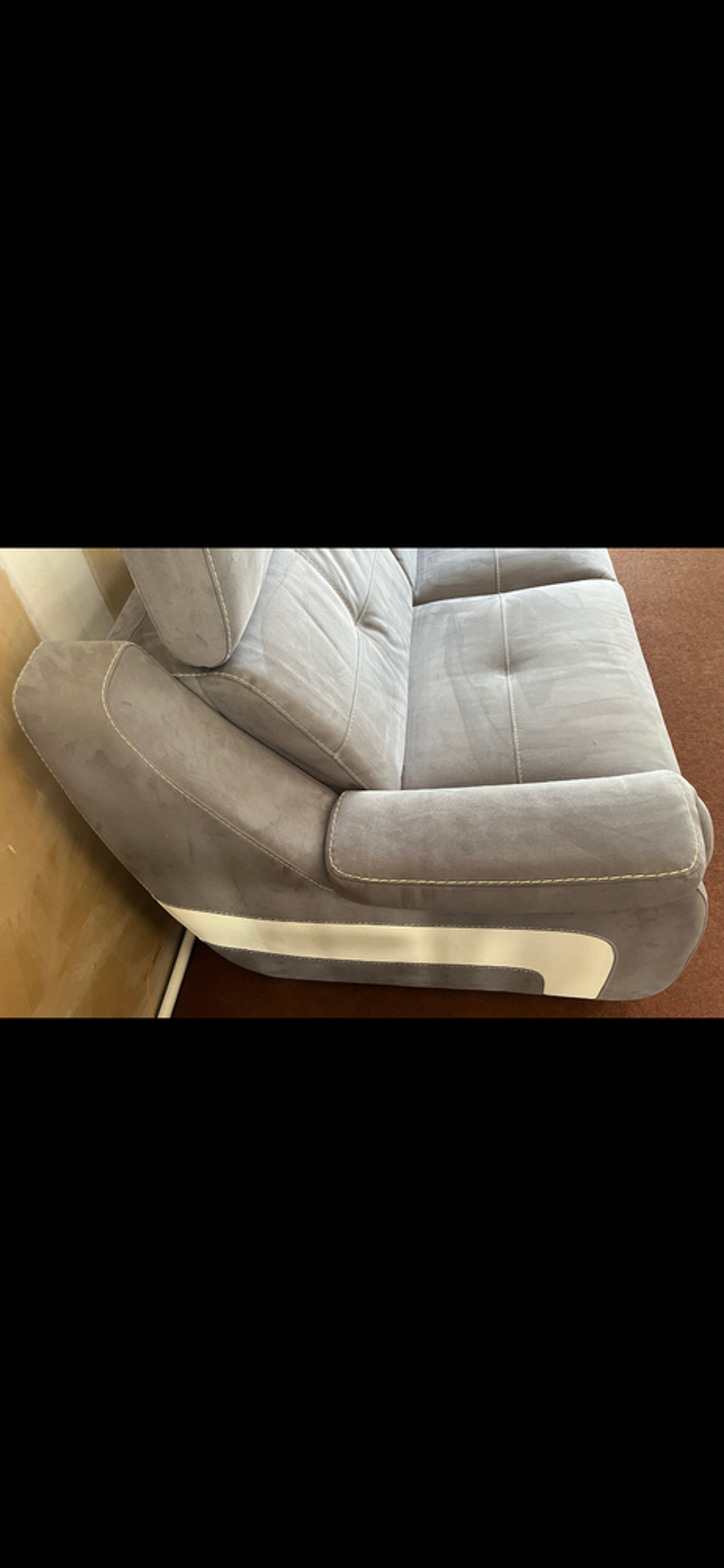 Canap&eacute; et deux fauteuils Mobilier de France Meubles
