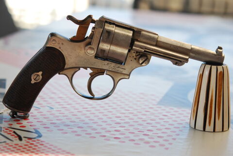 Revolver d'ordonnance mod�le 1873 S 1882 900 Marseille 13 (13)