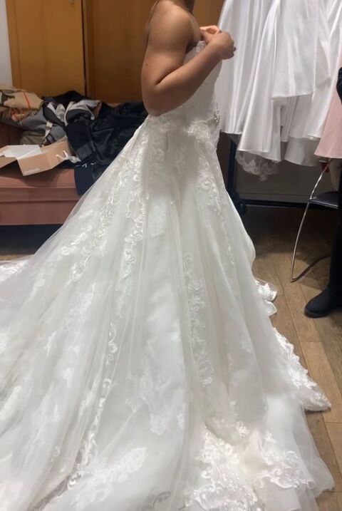 SURJUPE DE ROBE DE MARI�E 3 m�tre de longueur. Cr�teil (94)