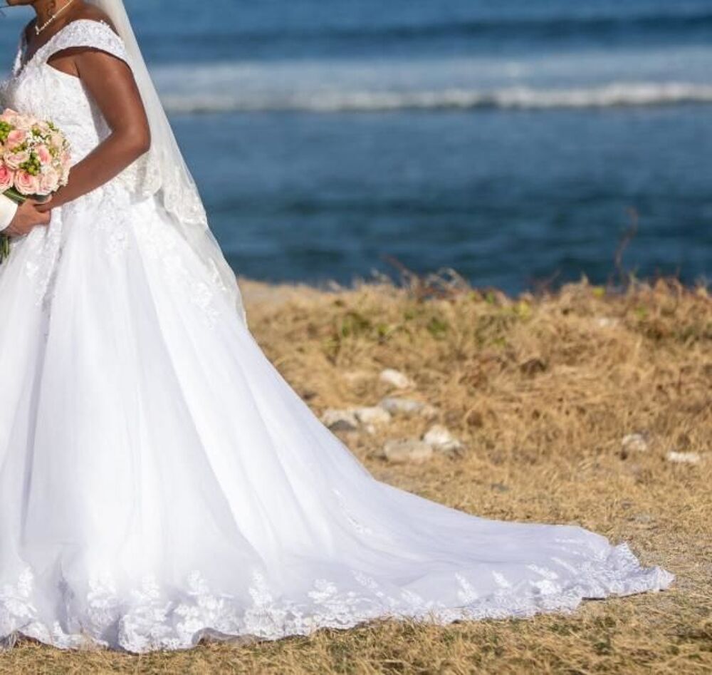 Robe de mari&eacute;e Vêtements