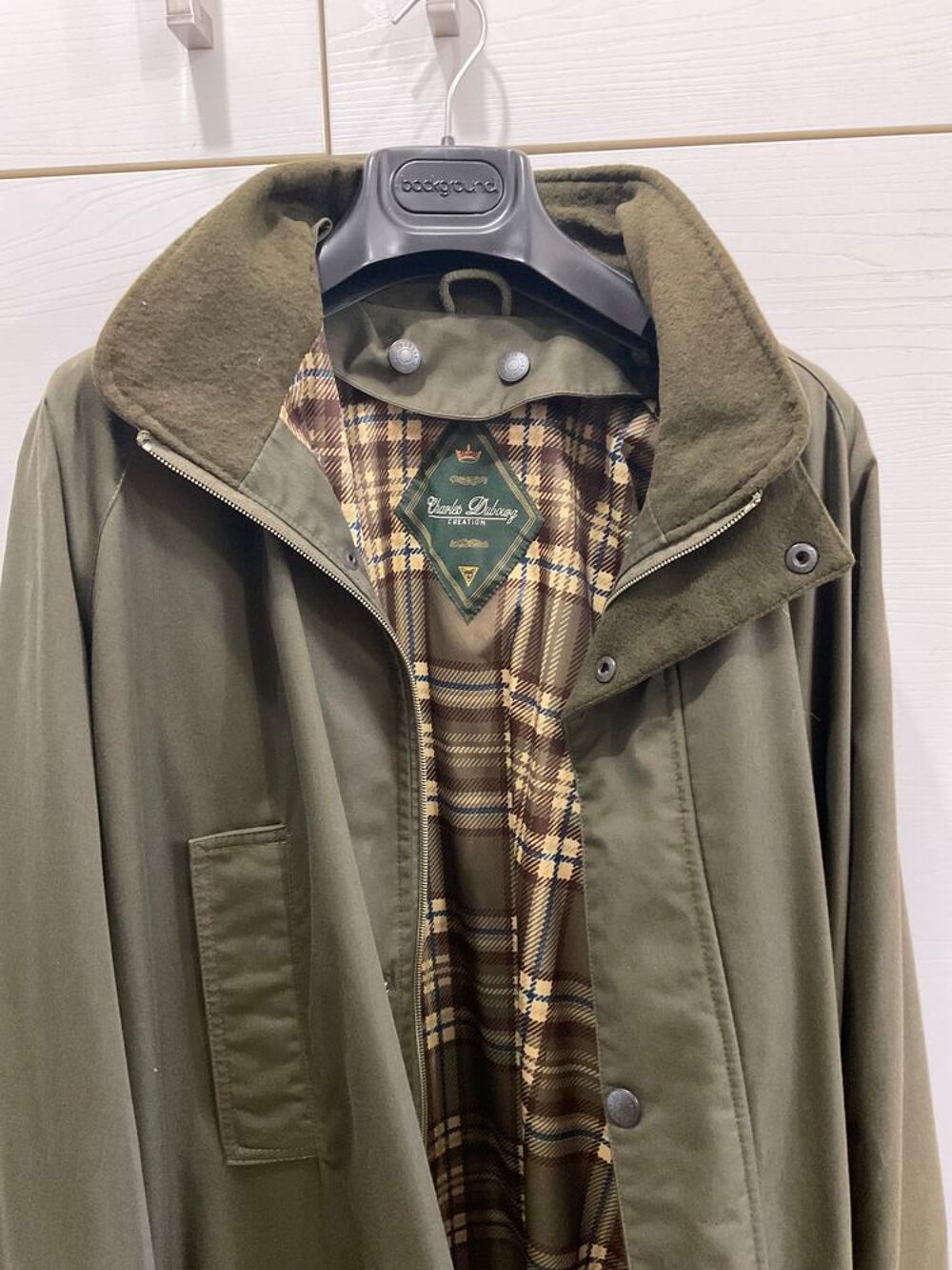 Tr&egrave;s belle veste 3/4 , kaki pratiquement neuve je n'envoie Vêtements
