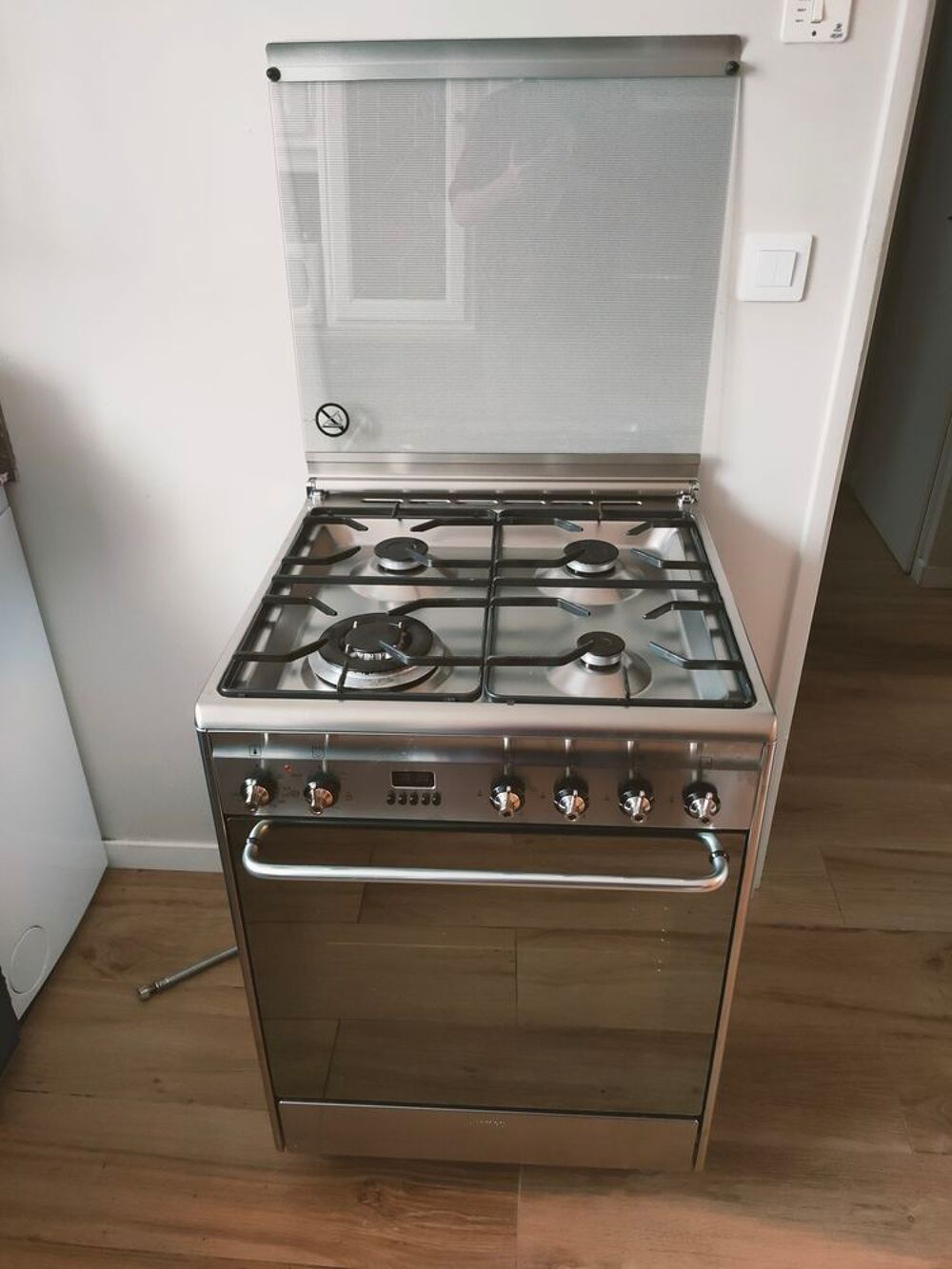 Cuisini&egrave;re en inox SMEG (mod&egrave;le SCB60MX9) Electroménager