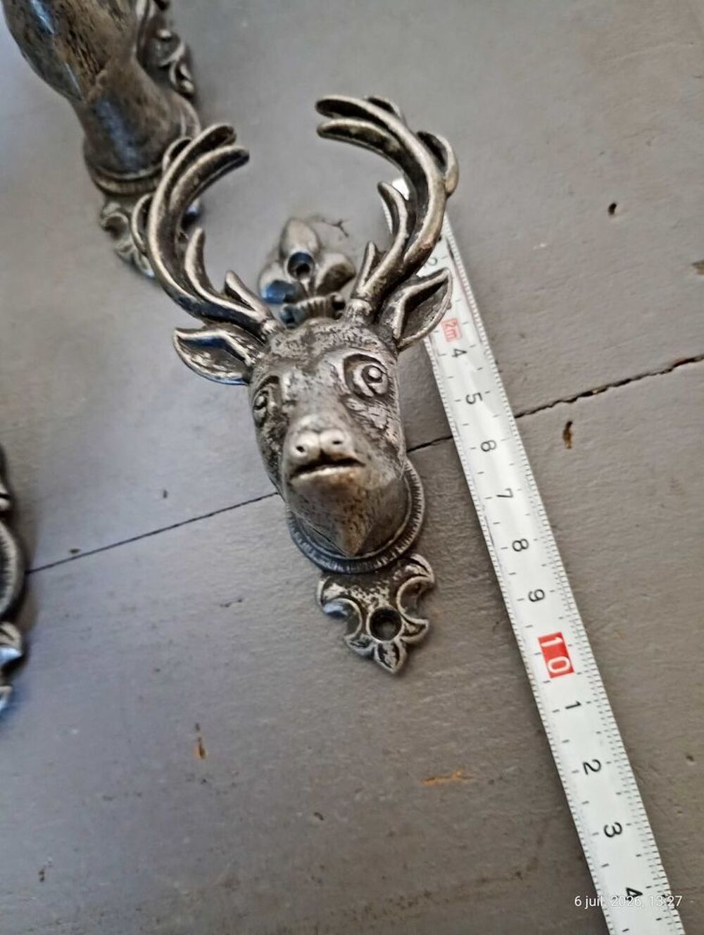 4 tr&egrave;s beaux crochets t&ecirc;te de cerf 