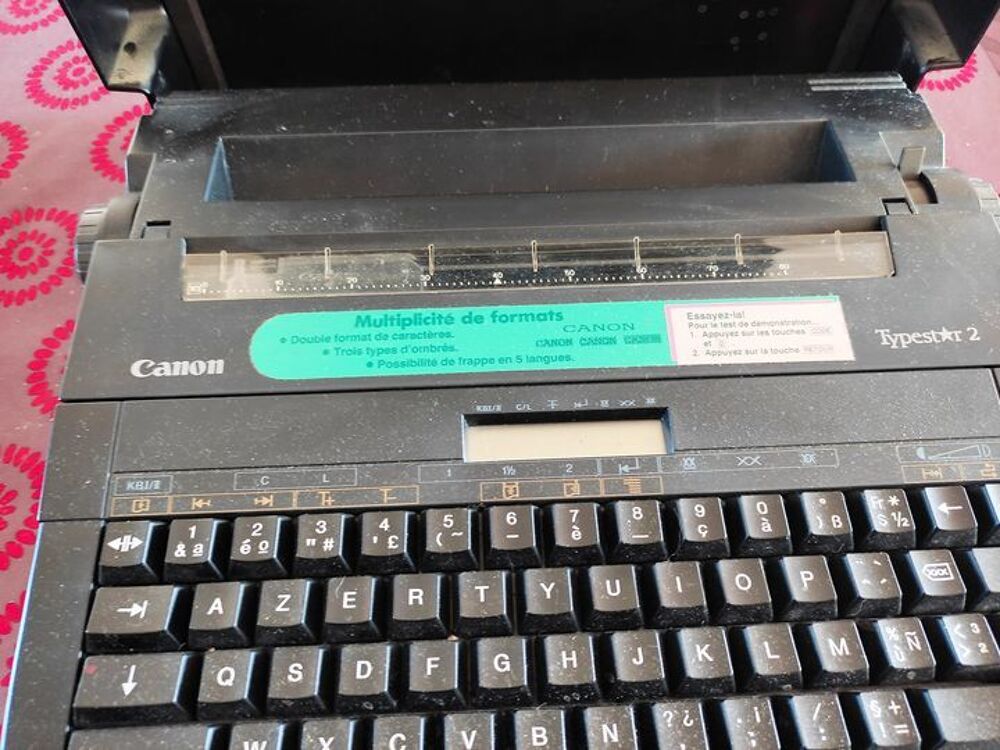Machine &agrave; &eacute;crire &eacute;lectronique Typestar 2 &agrave; jet d'encre. Matériel informatique