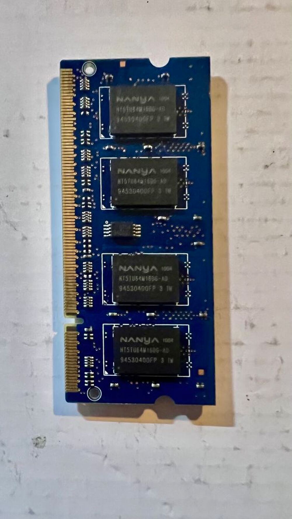 Nanya RAM 1Go DDR2 - SO-DIMM - 800MHz - M&eacute;moire vive - 6400S Matériel informatique