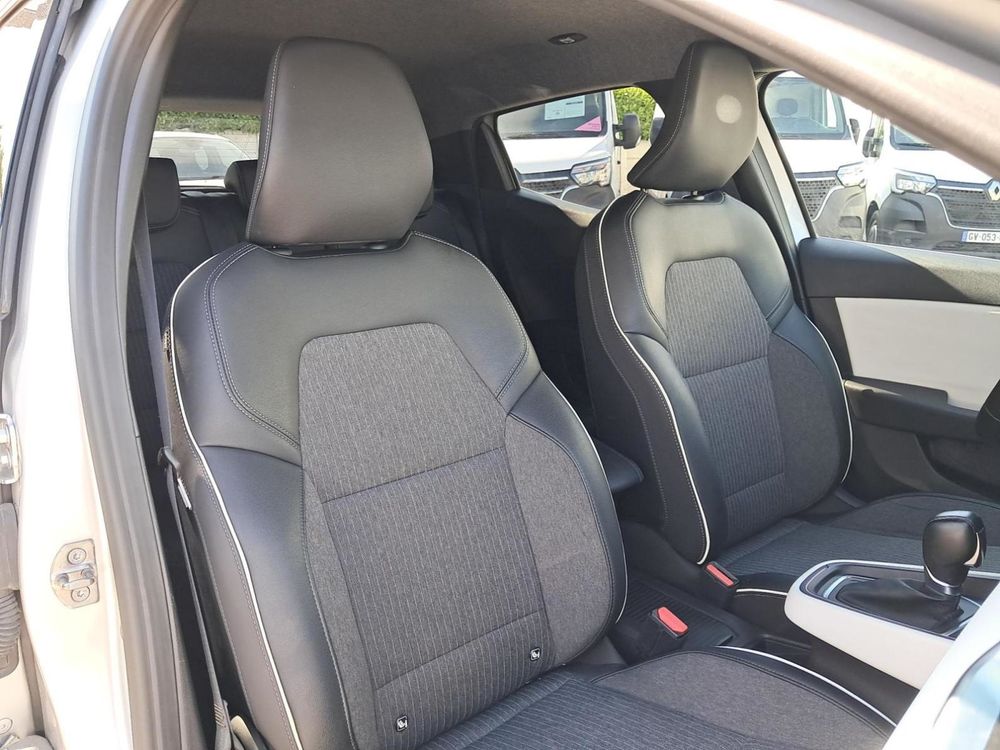 Clio V Clio E-Tech full hybrid 145 Techno 2023 occasion 91700 Sainte-Genevi&egrave;ve-des-Bois