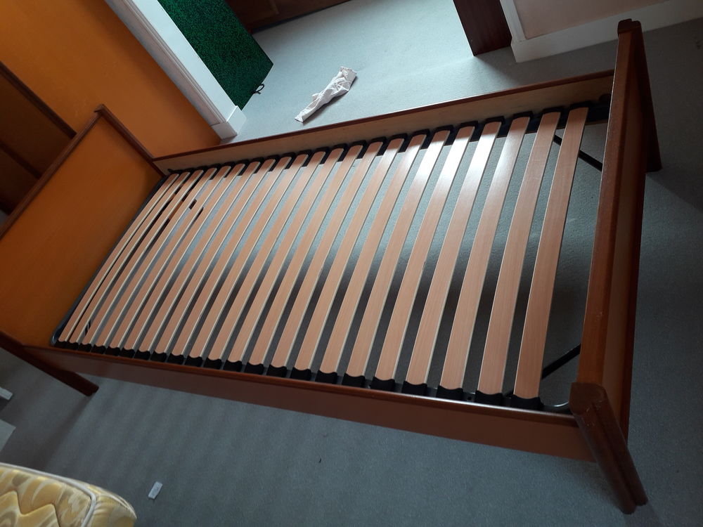 Mobilier pour chambre (lit-armoire-bureau......) Meubles