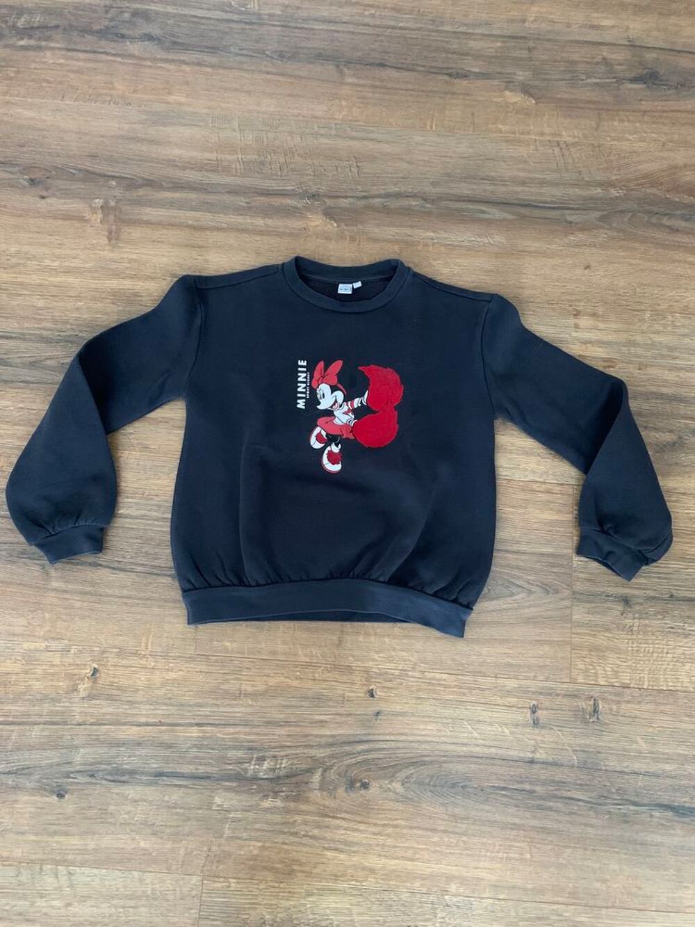 Sweat enfant fille " Disney " V�tements enfants
