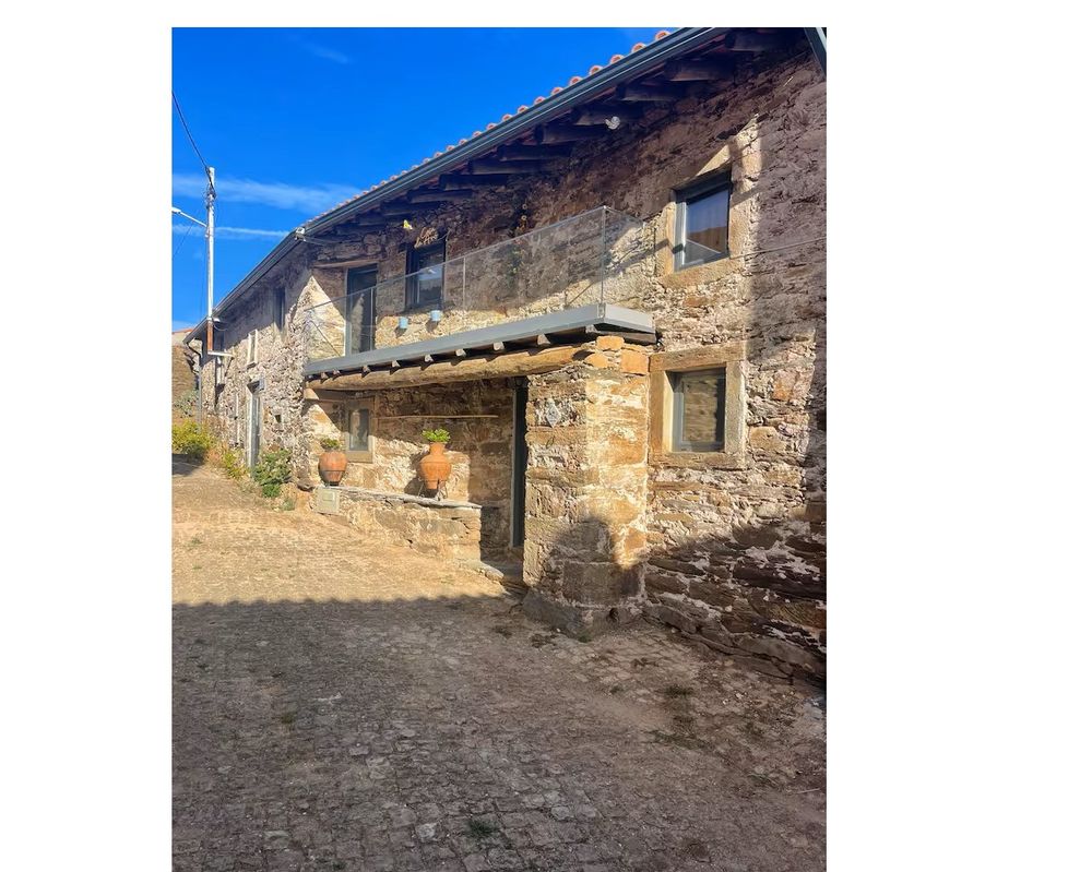   à la campagne petit Village typique au PORTUGAL Portugal, URRACA OLEIROS