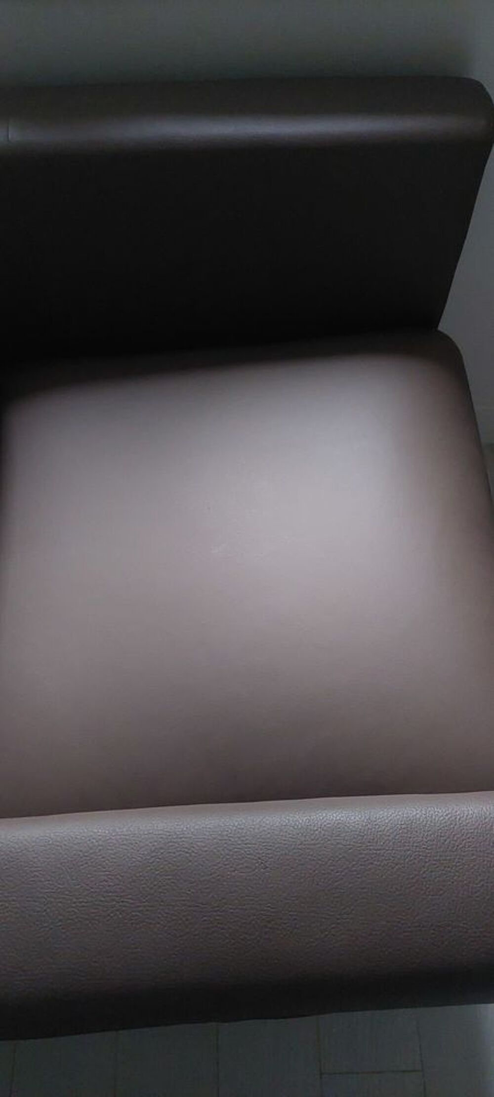 Fauteuil en cuir taupe Cuir center Meubles