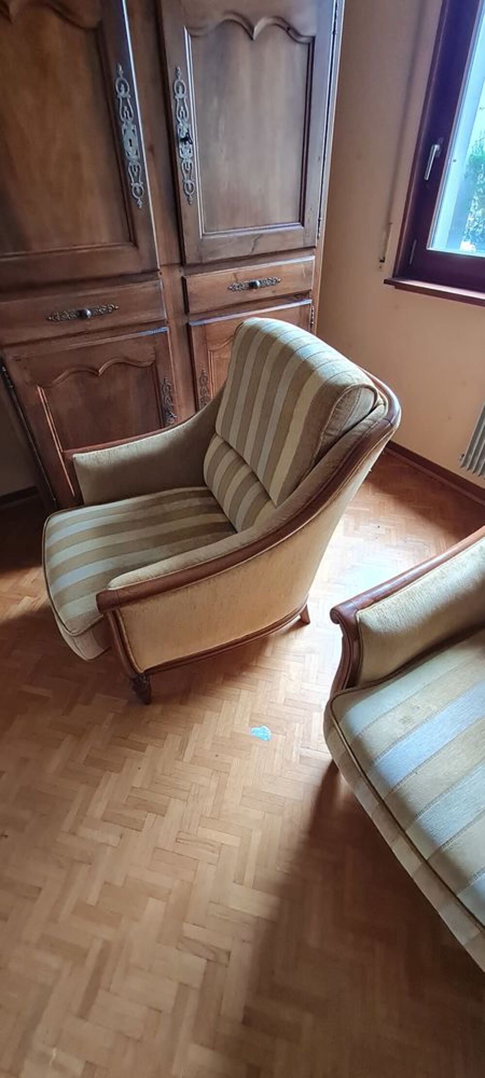 Lot de trois fauteuils Meubles