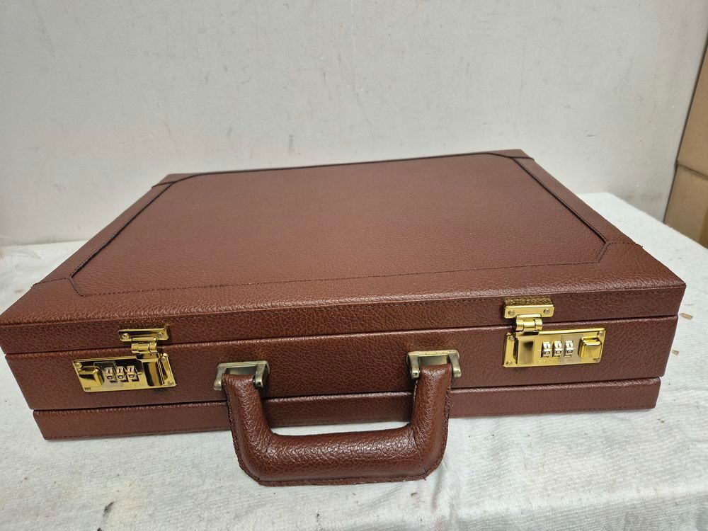 Attache case en cuir grain&eacute; extensible Maroquinerie