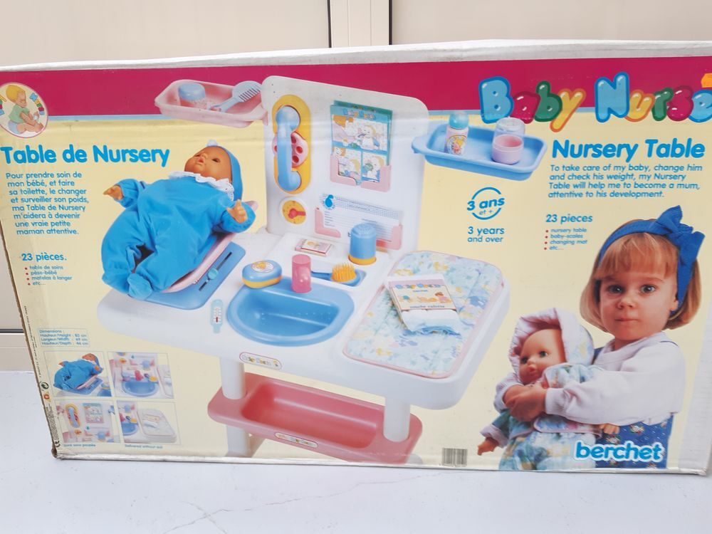 Table de Nursery BERCHET. Jeux / jouets