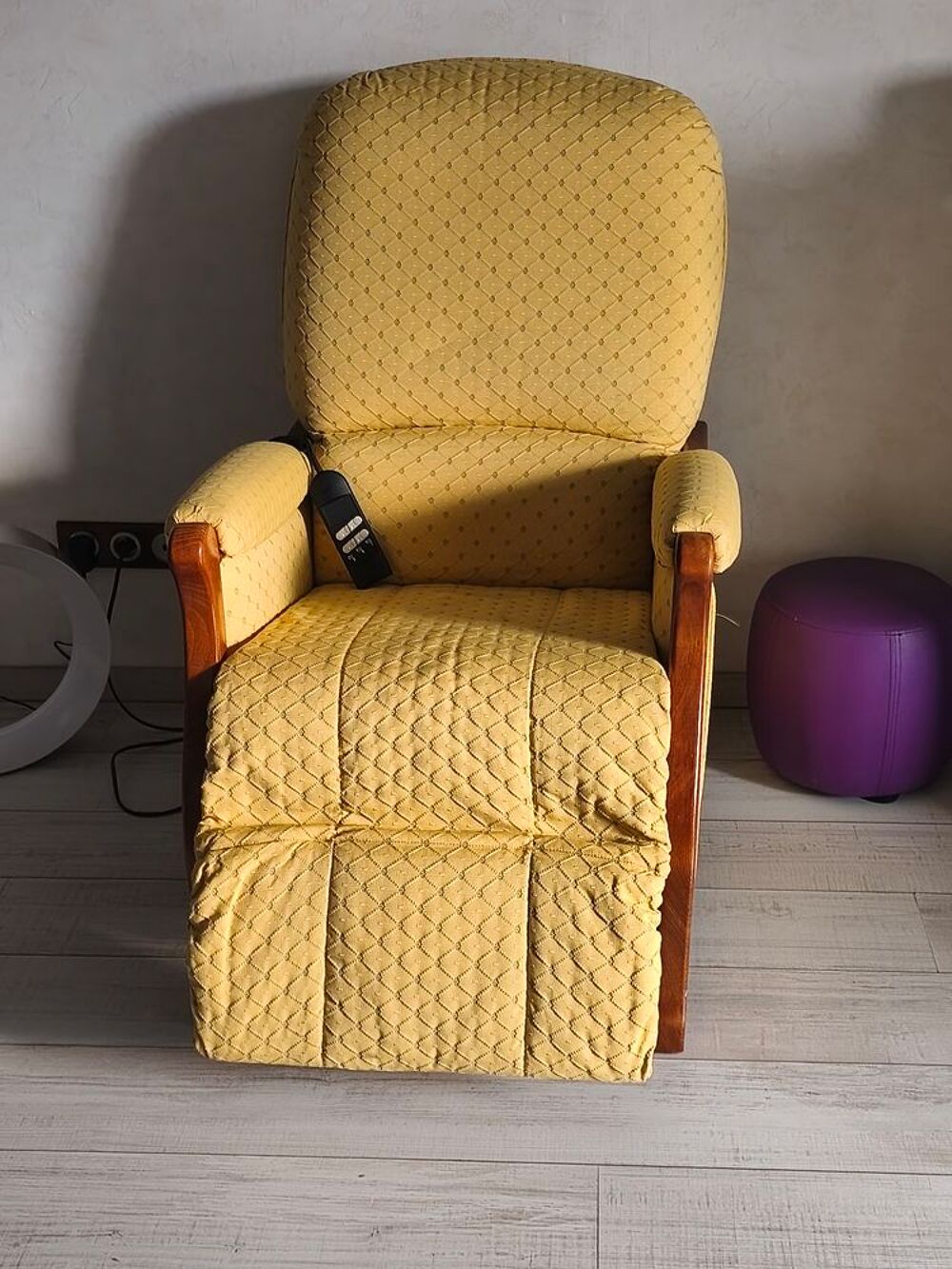 Fauteuil relax avec pieds relevable et dossier mobile Meubles