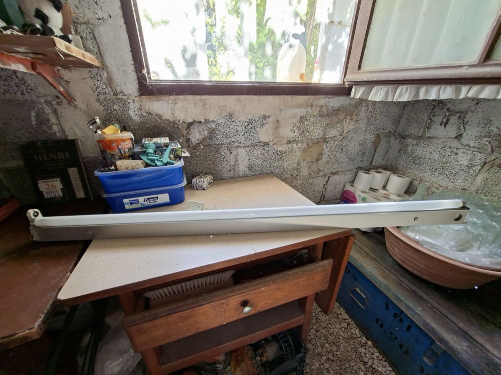 Grand n&eacute;on complet Bricolage