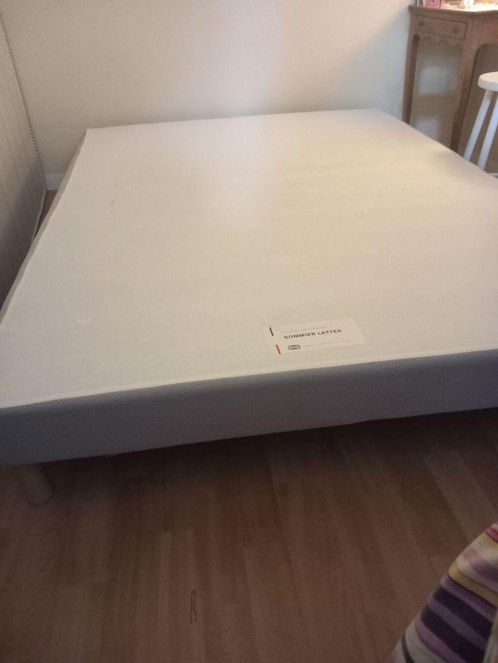 Lit et matelas neuf simmons Meubles