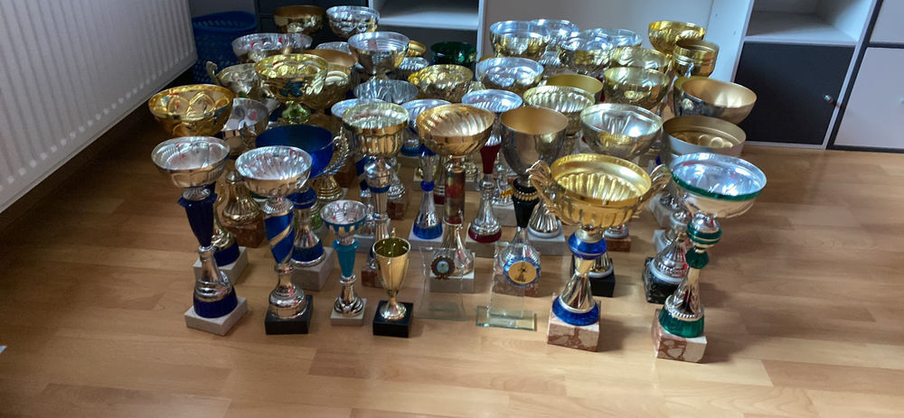 Lot de coupes Sports