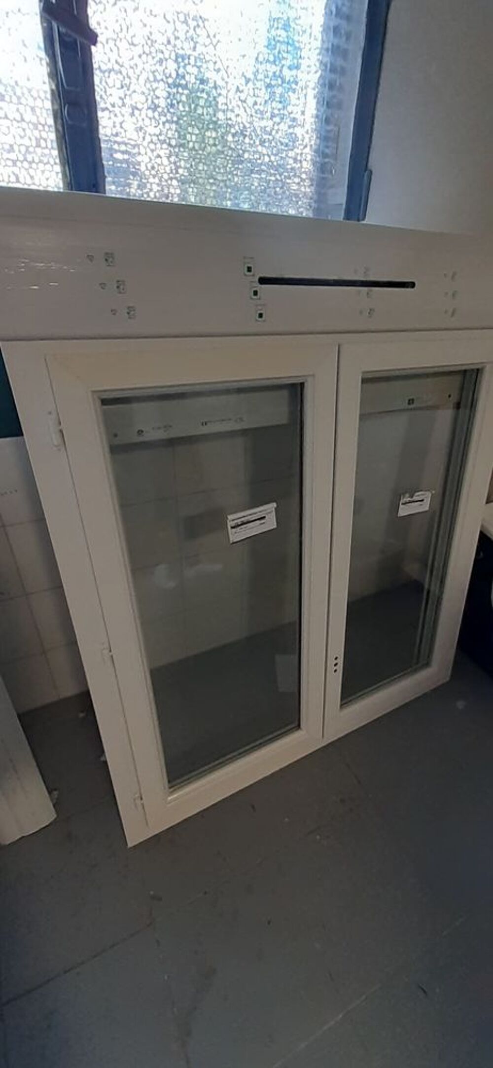 Fen&ecirc;tre pvc +volet roulant &eacute;tat neuf Bricolage