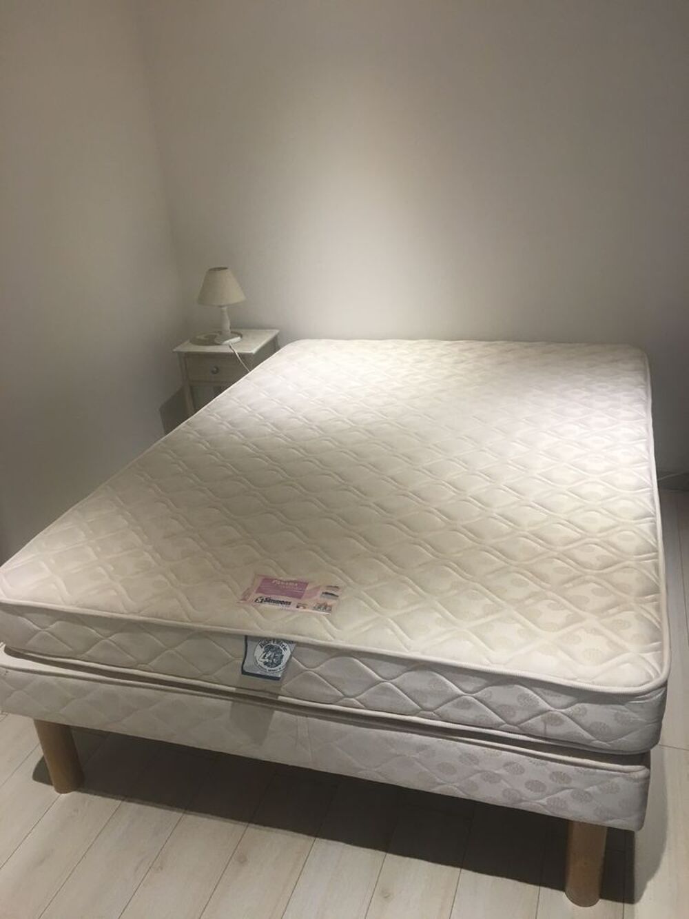MATELAS ET SOMMIER 140CM Meubles