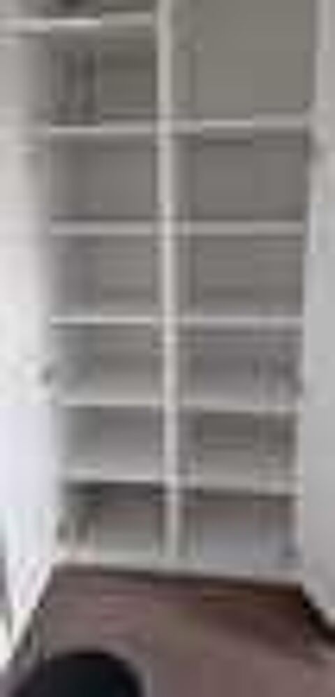1 armoire/penderie et 2 colonnes de rangement en laqu&eacute;e blc Meubles