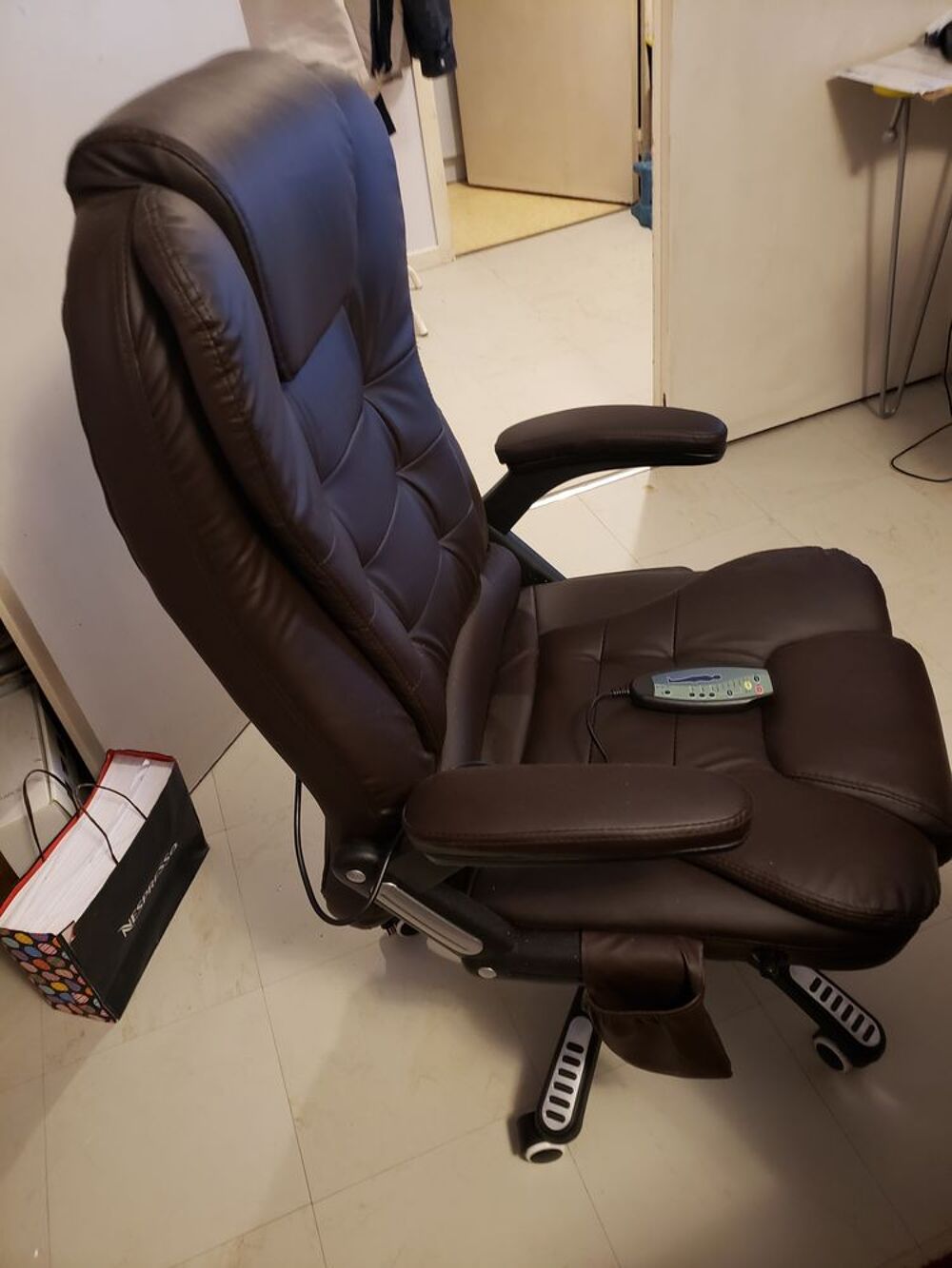 Fauteuil cuire toute neuf Meubles