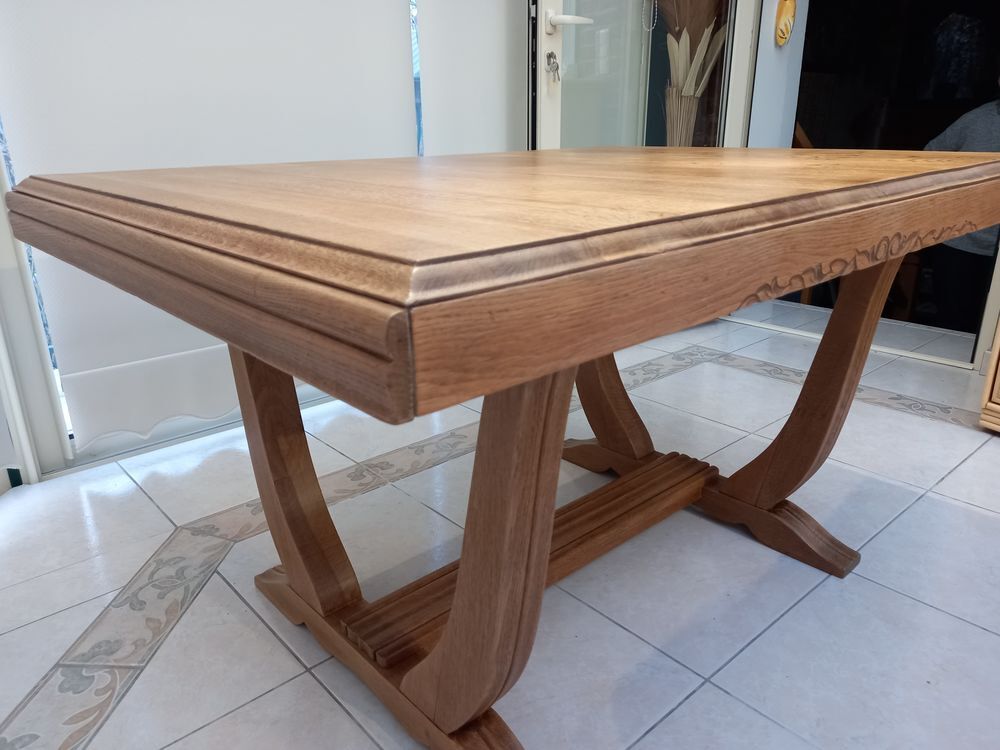 Belle table en ch&ecirc;ne Fran&ccedil;ais. Meubles