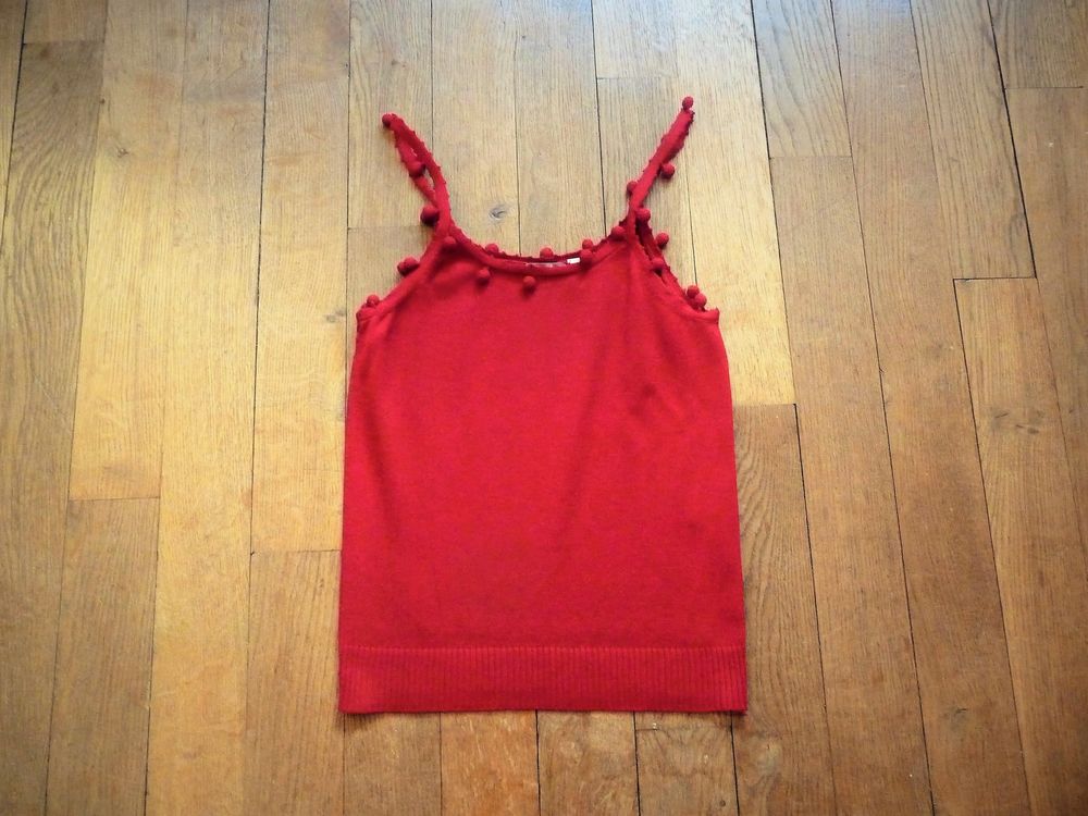 Top/ Tee Shirt Rouge &agrave; Bretelles et Pompons-Ponts d'ailleurs Vêtements