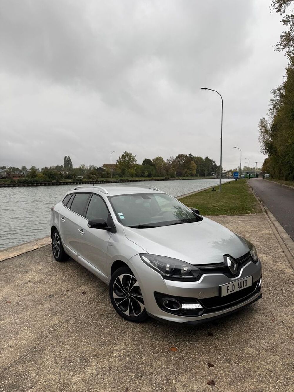 M&eacute;gane III Estate RENAULT MEGANE III ESTATE 1.5 DCI 110 ENERGY BOSE 2015 occasion 77130 La Grande-Paroisse