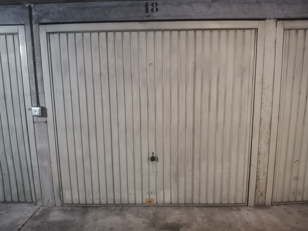 Location Parking/Garage EVRY village - AGUADO : Box sous-sol pour voiture / moto Évry
