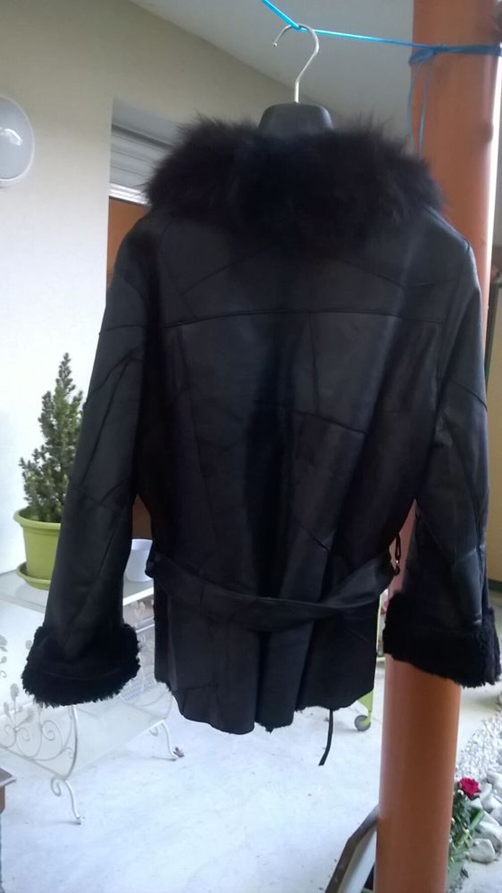 Veste cuir noire col renard Vêtements