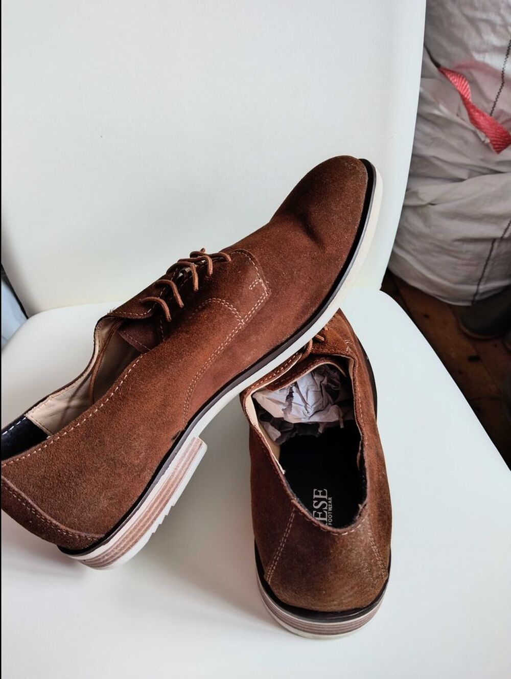 chaussures Idres. Taille 44. En daim Chaussures