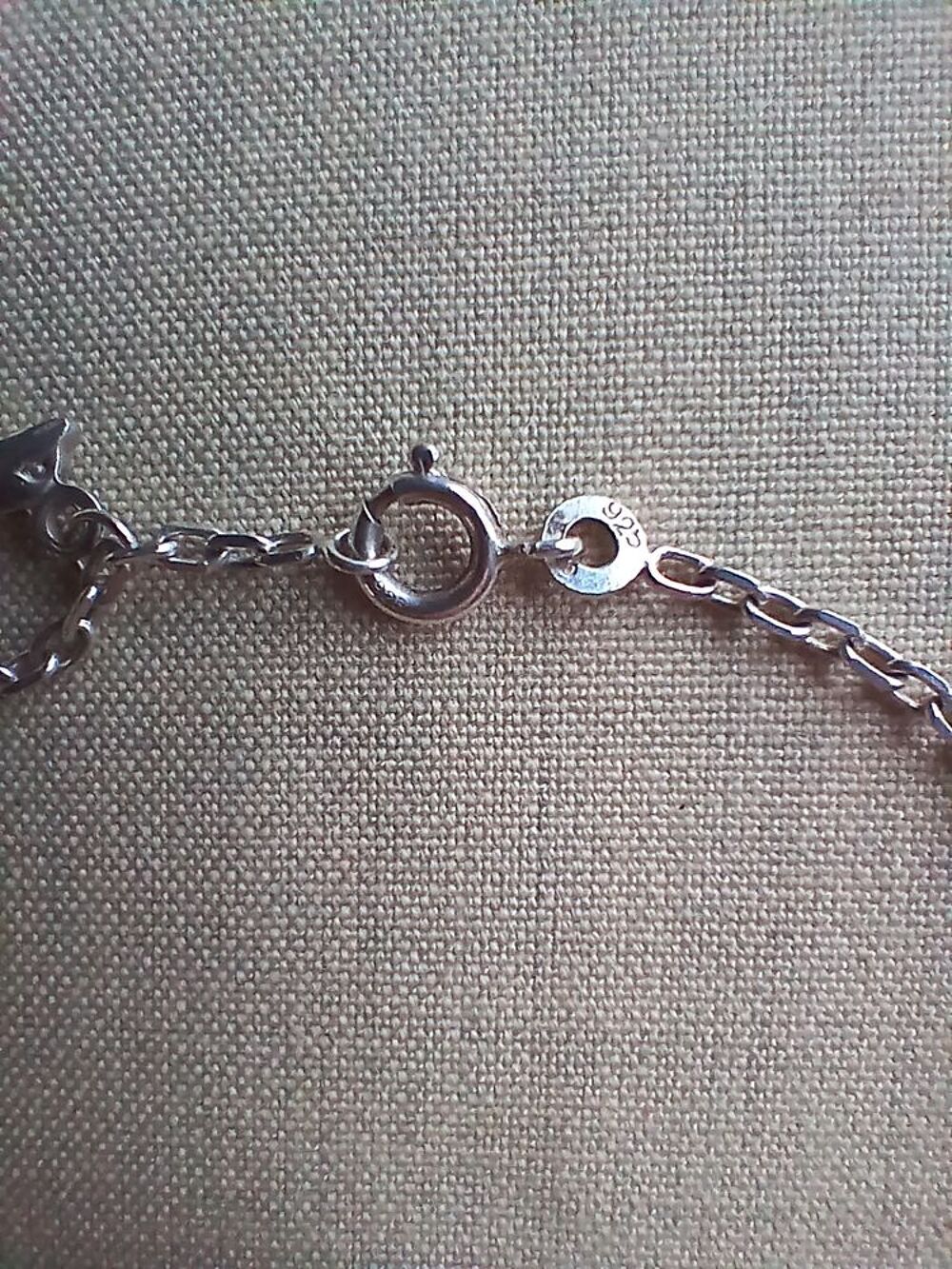 BRACELET AVEC PENDENTIFS DAUPHIN ET GOUTTE D'EAU BLEUE Bijoux et montres