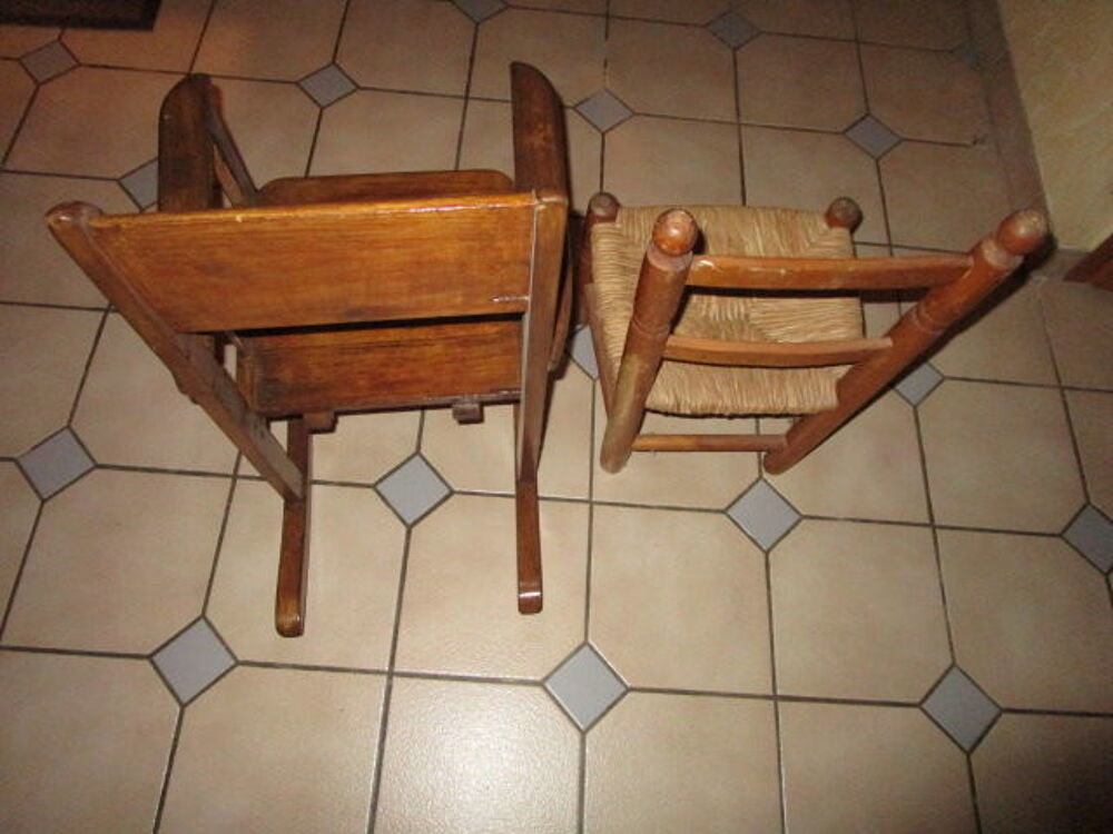 TROIS CHAISES UN ROCKING CHAIR + DEUX CHAISES ENFANT Mobilier enfants