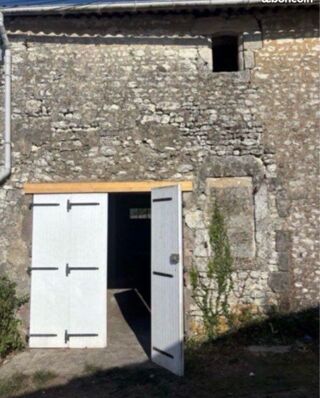  Parking / Garage à louer 52 m²